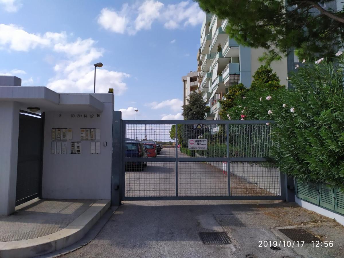 Sweet House Apartment Бари Екстериор снимка